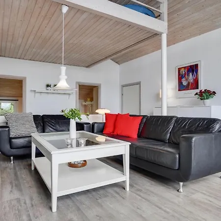 Amazing In With Kitchen Holiday home